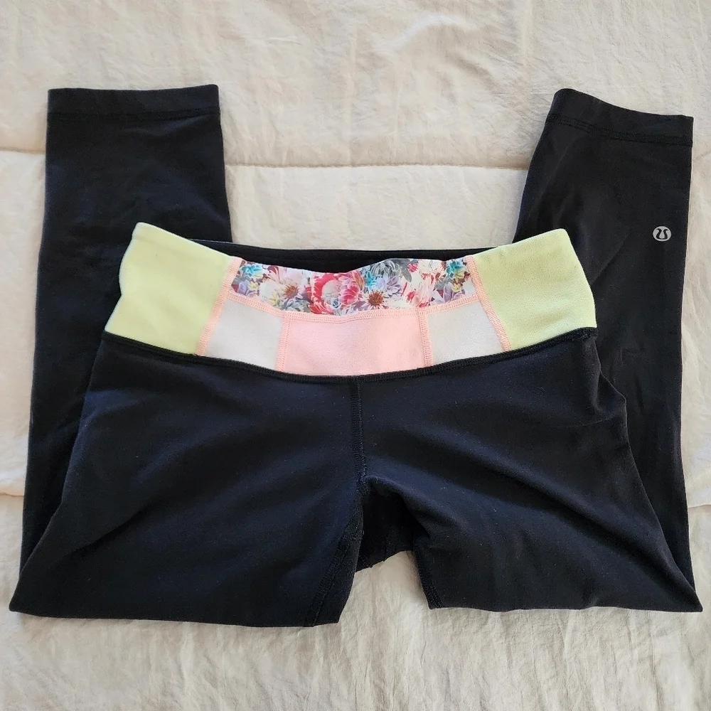 Lululemon Black Cropped Leggings Floral Colorblock Waistband Size 6